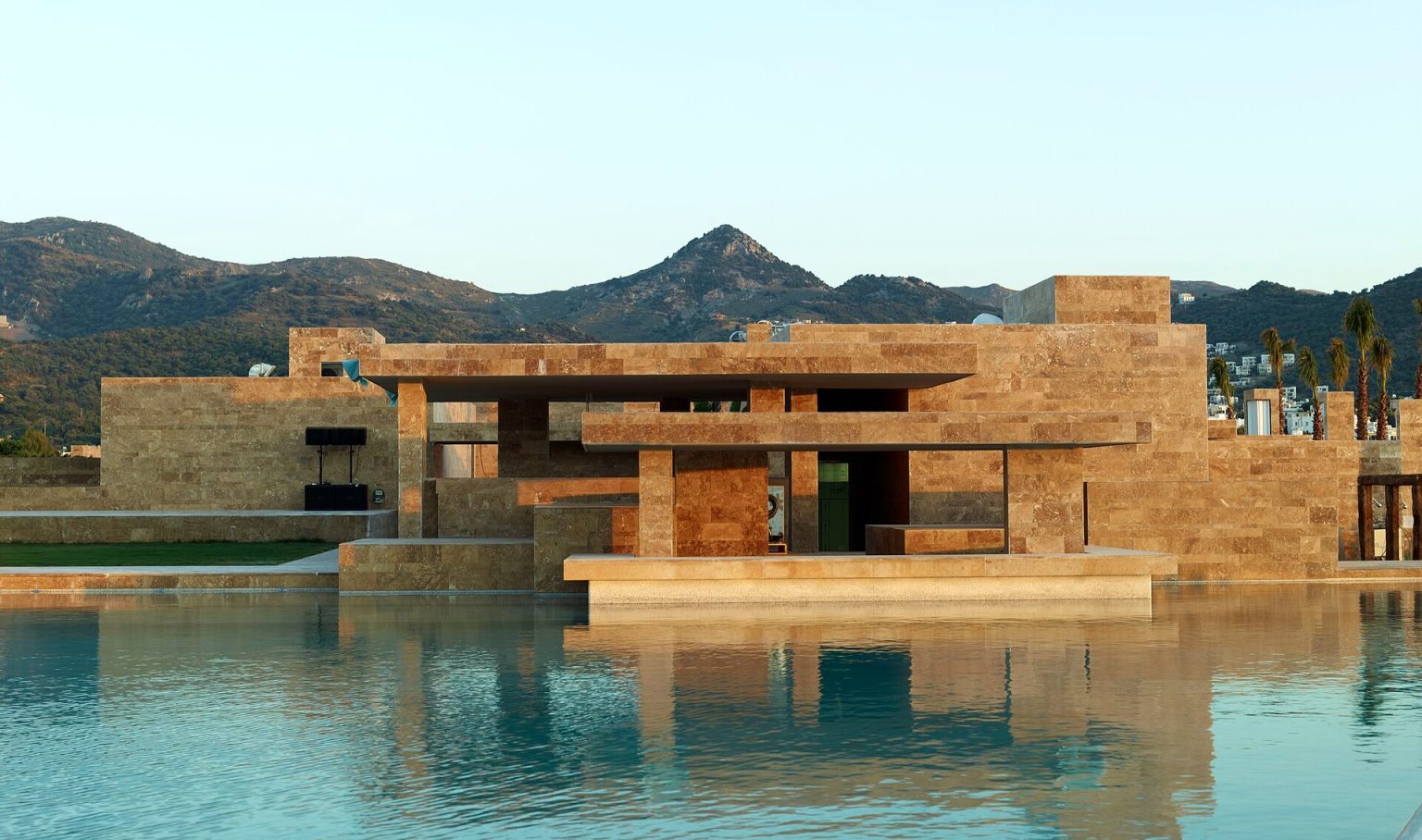 Abramovich reportedly buys 100-dönüm plot near Bodrum's Kaplankaya for three luxury mansions