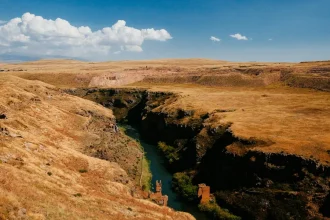 Restoration contract signed for historic Ani Bridge on Türkiye-Armenia border in Kars