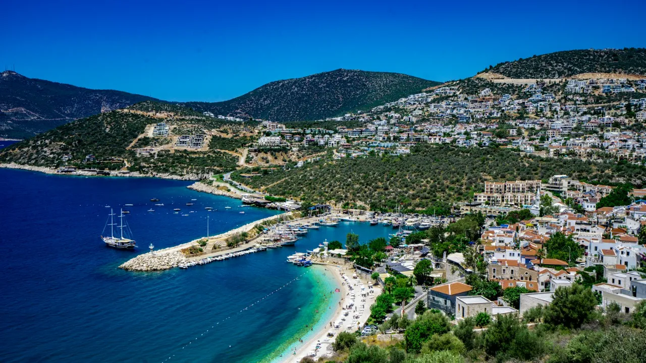 Buying Land and Building a Villa in Türkiye as a Foreigner (2026)