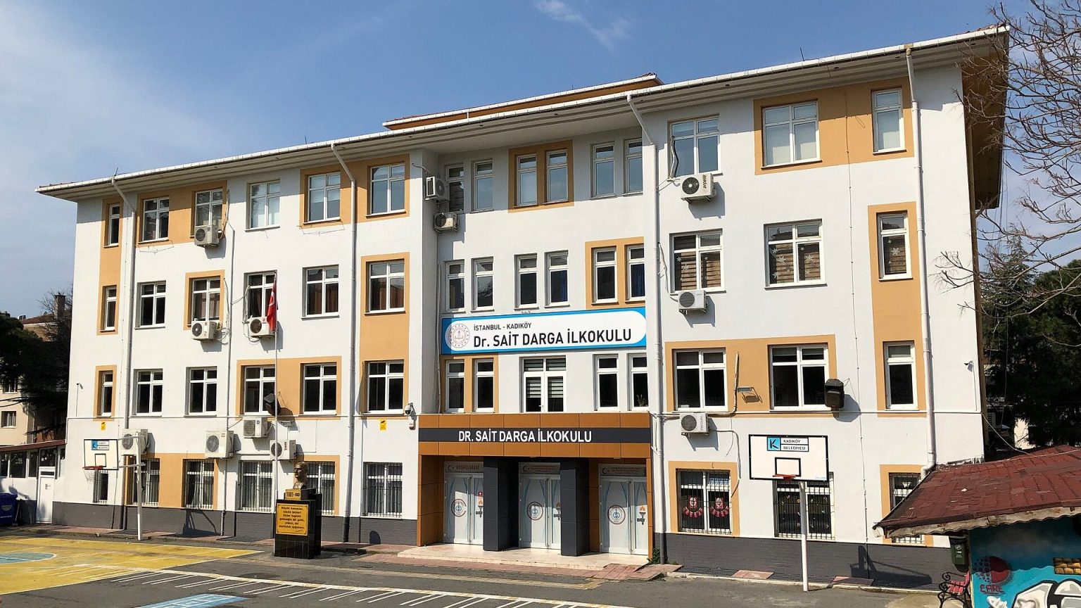 Türkiye's education ministry moves to ease school registration for foreign children