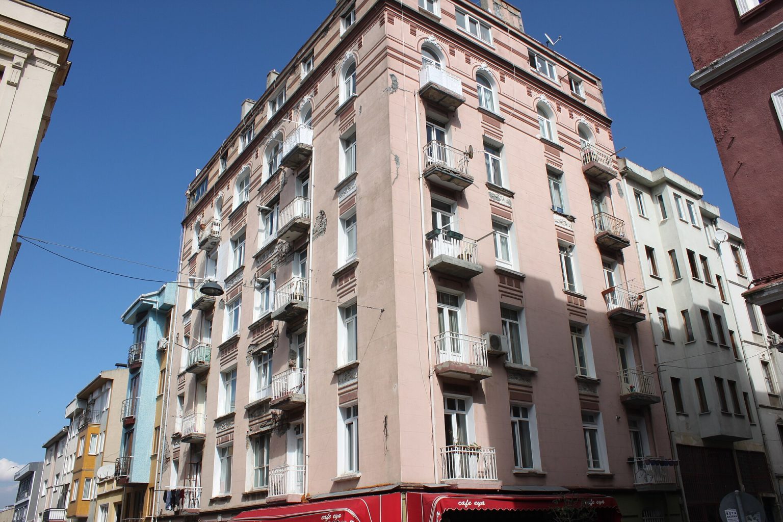Historic apartment building on a residential street in Yeldeğirmeni, Kadıköy