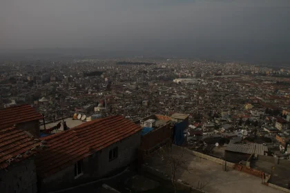 Rents rise again in quake-hit Hatay as agent warns against buying homes before title deeds