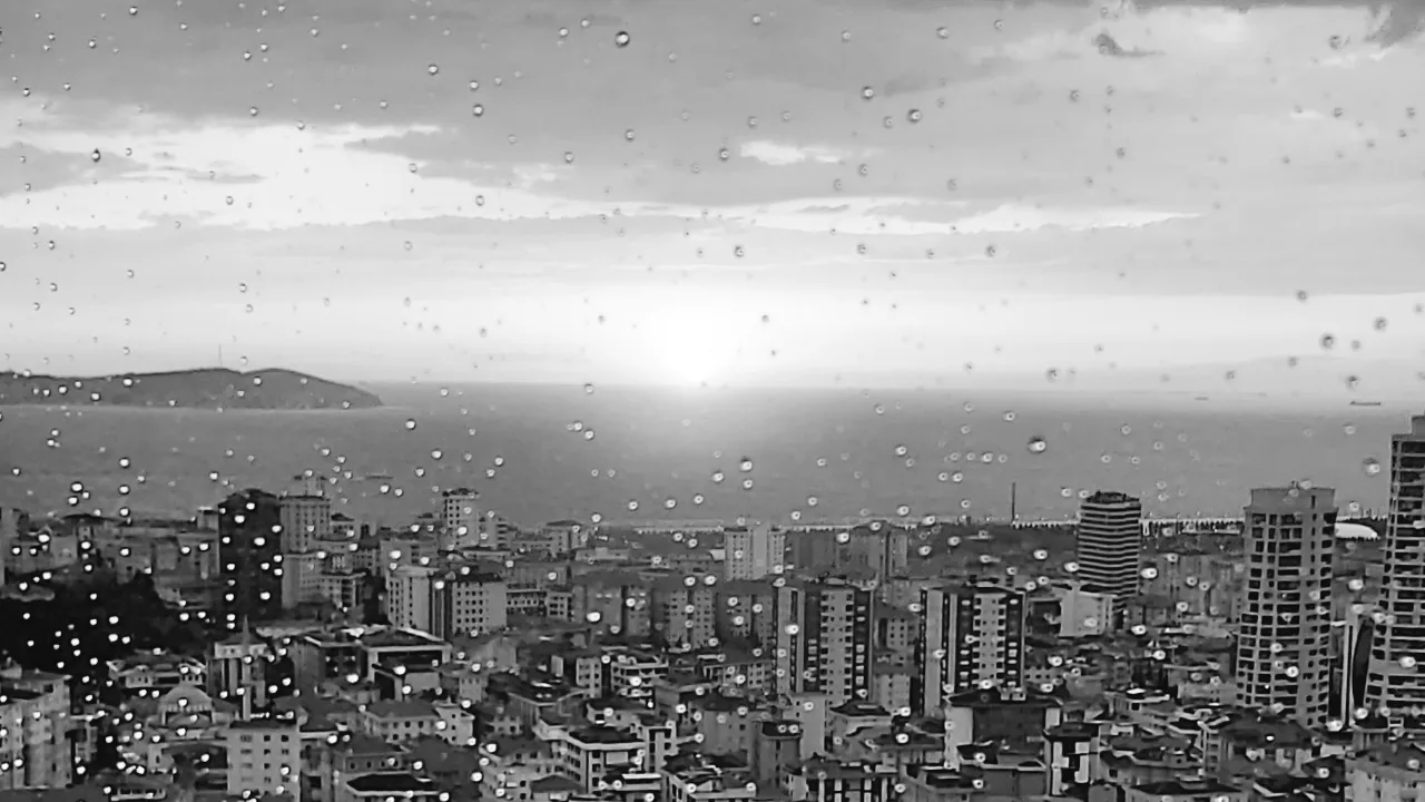 Istanbul braces for heavy rain on Tuesday, with up to 75 kg/m² forecast in five northern districts