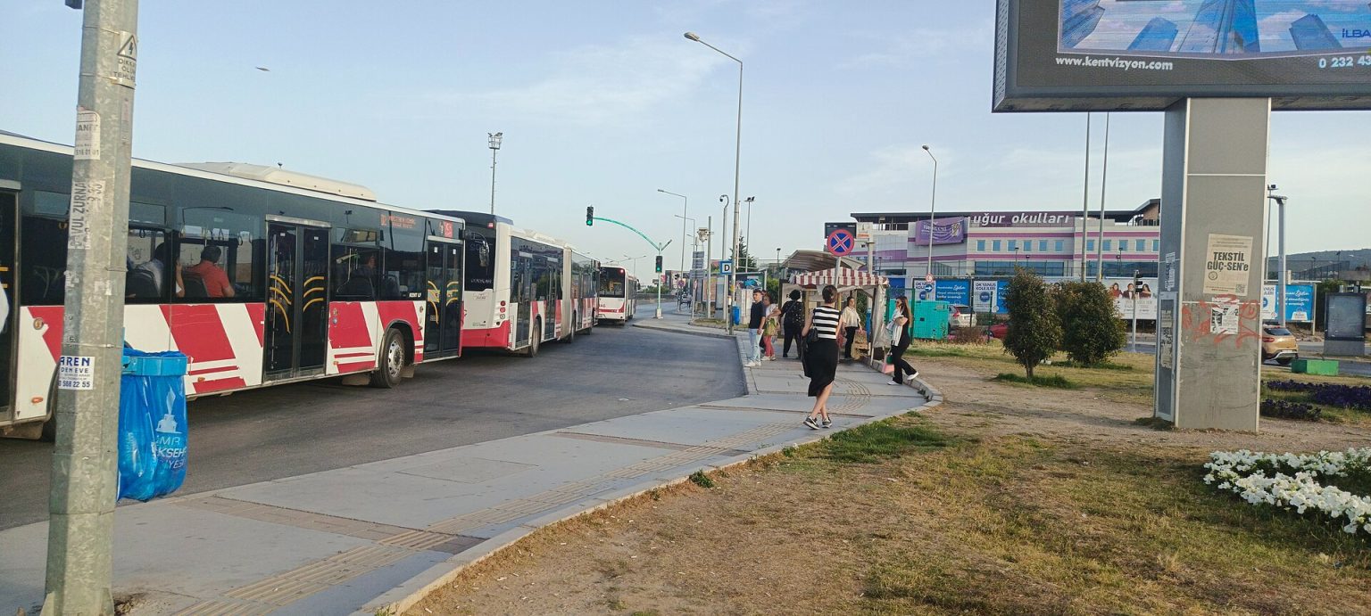 İzmir adds 111 new low-floor buses to ESHOT and İZULAŞ fleets, retires ageing vehicles