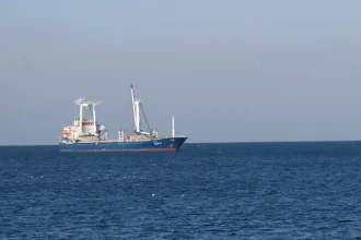İzmir mayor Tugay promises water price cut and no public transport fare rise next year