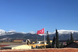 About 80 workers in İzmir's Kemalpaşa hospitalised with suspected food poisoning after catered meals