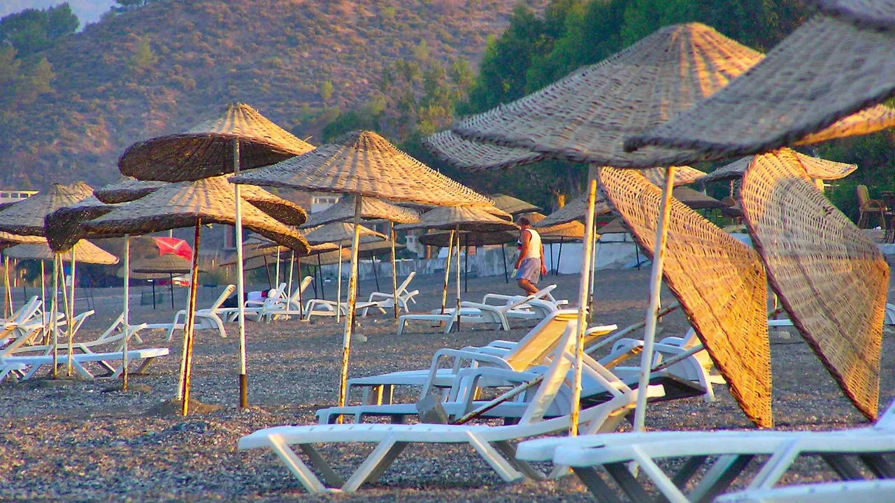 Living in Çalış Beach, Fethiye: Guide for Expats and Buyers