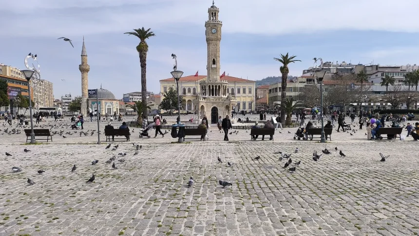 Living in İzmir 2026: A Guide for Expats and Property Buyers