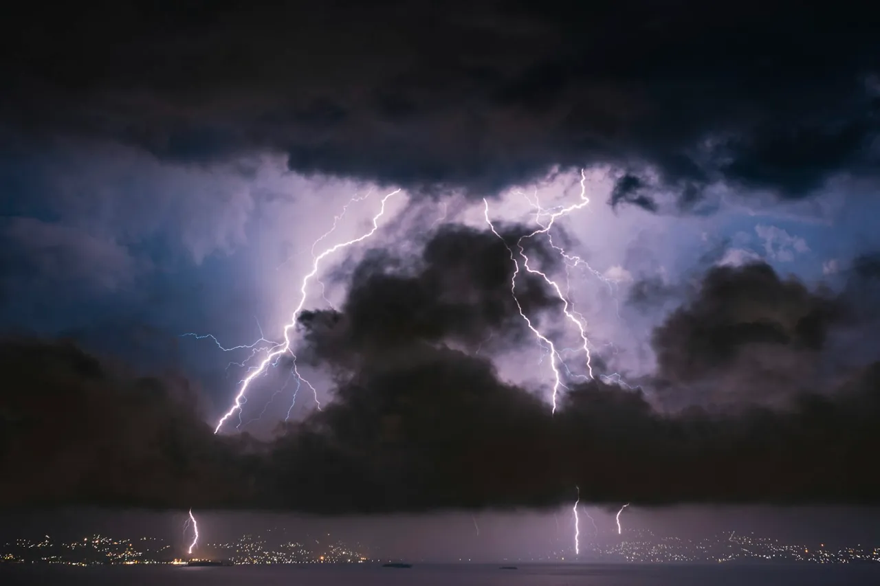 Orange alert for Muğla: up to 100 kg/m2 of rain forecast from Monday, Antalya's Kaş and Kemer on yellow
