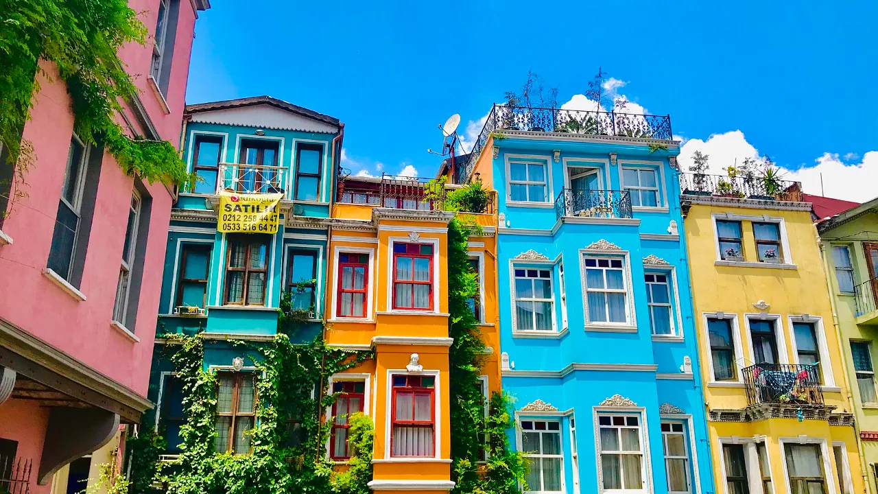 Selling Property in Turkey as a Foreigner 2026: Capital Gains Tax, Fees and Steps