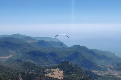 Turkish Stars rehearse over Fethiye ahead of Sunday finale of Ölüdeniz Air Games