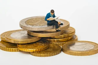 Türkiye passes fund liquidation law, clearing way for interim payouts of up to 1 million lira