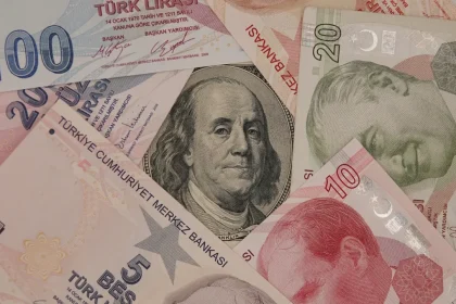 Turkish households and firms lower their inflation expectations in October