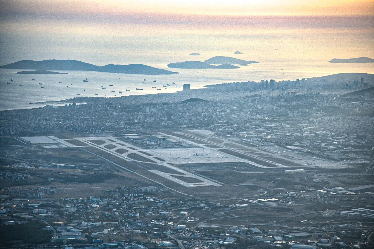 Two egg donors detained at Istanbul airport as Türkiye's illegal egg-trade probe widens to 44