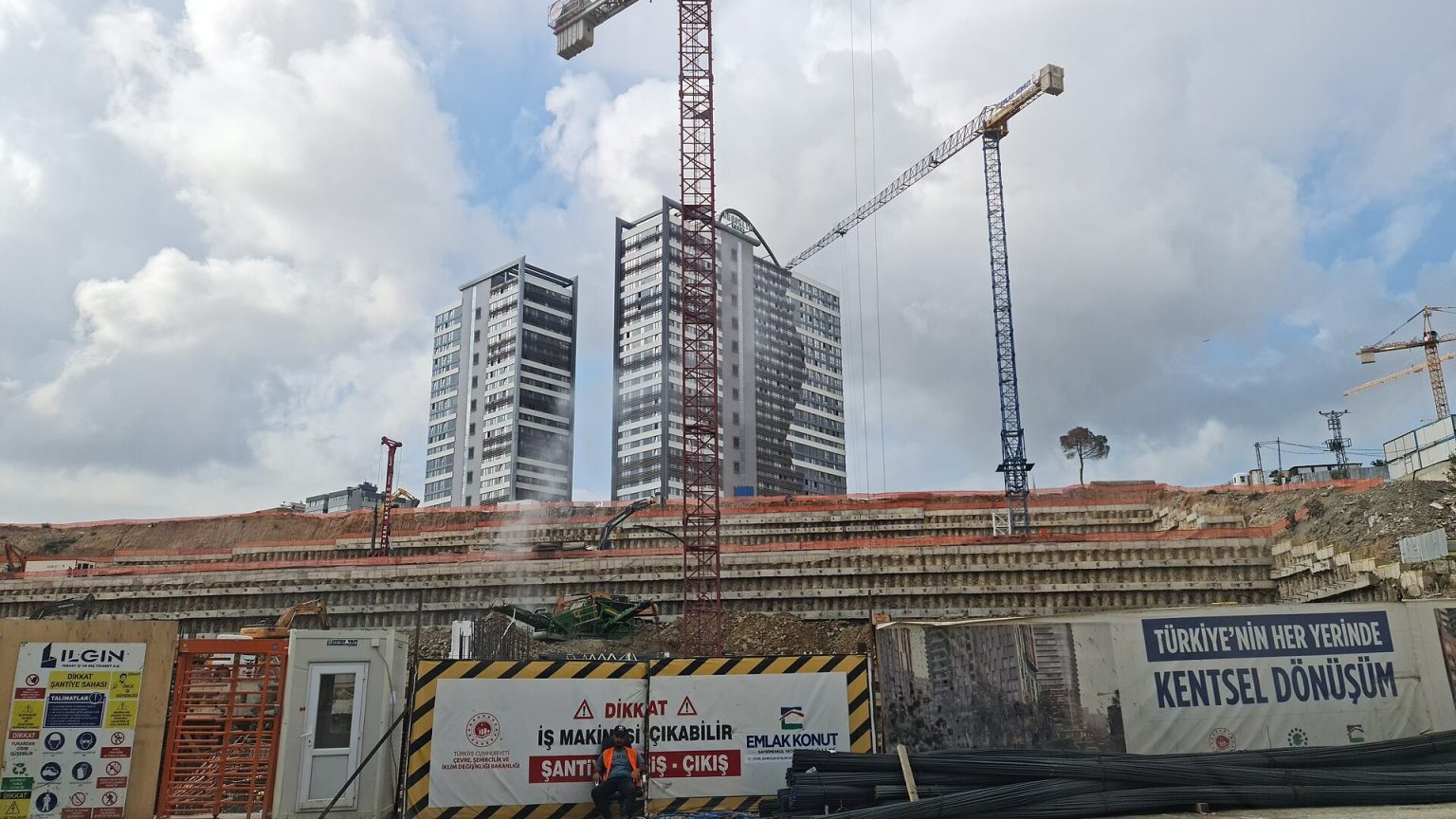 Türkiye says 2.38 million units renewed since 2012 as TOKİ moves to rebuild Maltepe collapse site