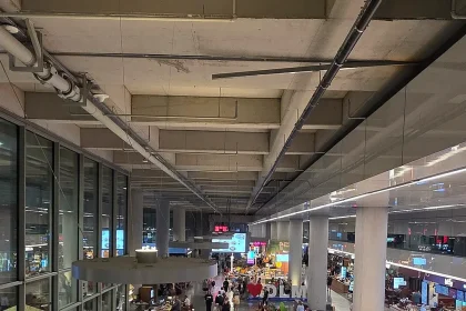 UK air travel to Türkiye falls 8.2% as Spanish cities gain, data show