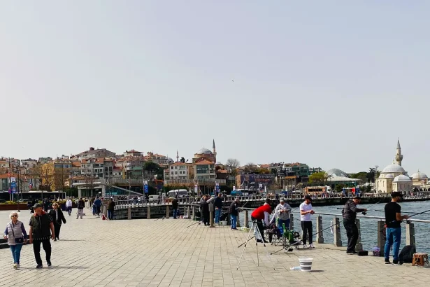 Suspended Üsküdar mayor Sinem Dedetaş released from prison under house arrest